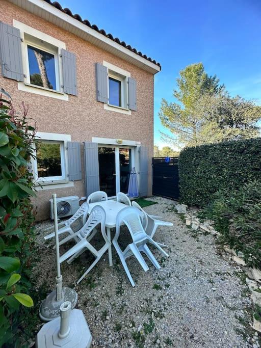 La Baleine Verte Villa Calvisson Exterior photo