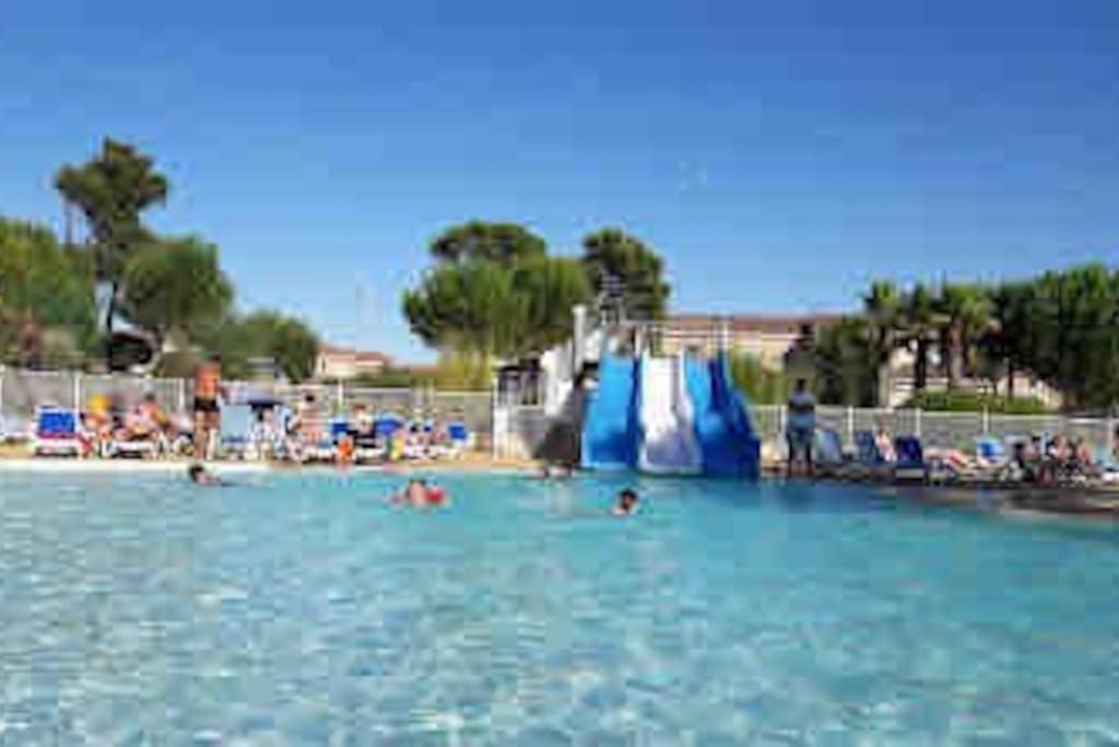 La Baleine Verte Villa Calvisson Exterior photo